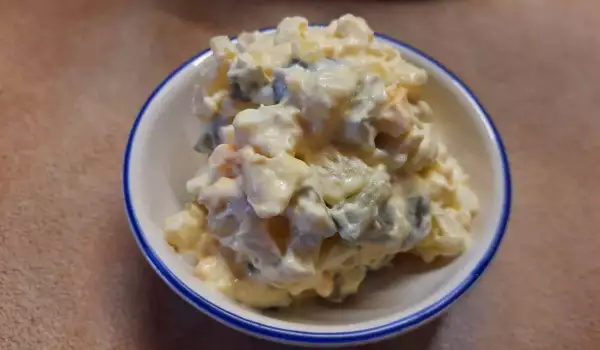 Salata od jaja sa kiselim krastavčićima i krompirom