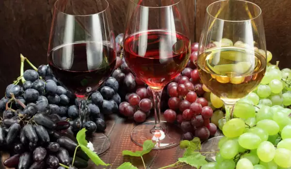 Koje biljke se stavljaju u vino?