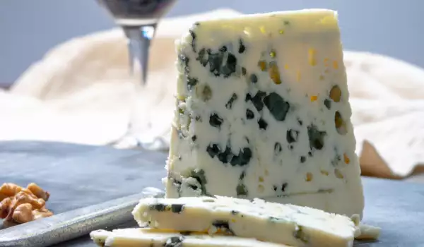 Koja vina i pića se služe uz plavi sir?