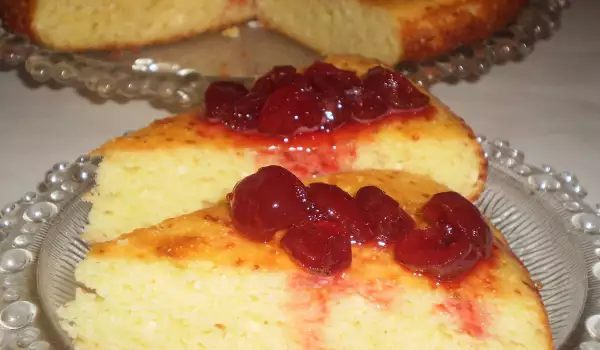 Ruski kolač sa sitnim sirom i grizom