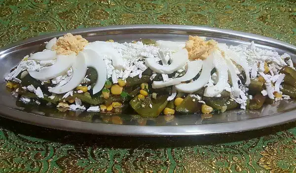 Salata sa pečenim paprikama i kukuruzom