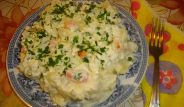 Salata od krompira sa majonezom i belim lukom