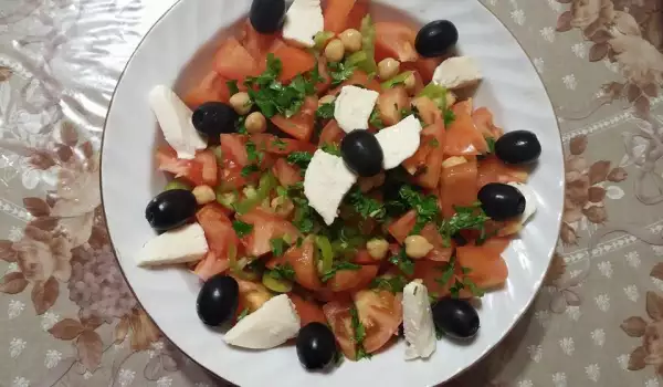 Salata od paradajza sa mocarelom i leblebijama