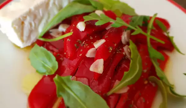 Salata od pečenih crvenih paprika