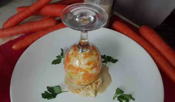Salata od kupusa, šargarepe i tahinija od susama u čaši