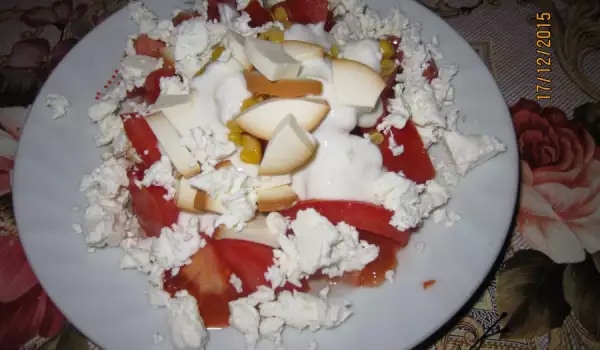 Paradajz salata sa dimljenim sirom
