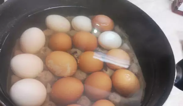 Kako kuvati jaja bez pucanja