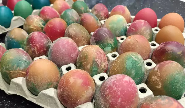 Šarena jaja sa kristalima za Uskrs