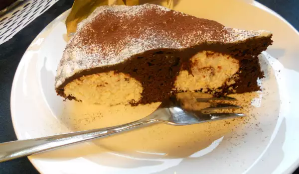 Čokoladni kolač sa nadevom od kokosa
