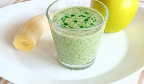 Smuti sa spanaćem, jabukom i bananom
