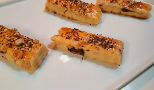 Ukusne grickalice sa krem sirom i maslinama