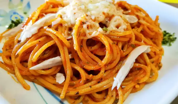 Špagete sa piletinom i paradajzom