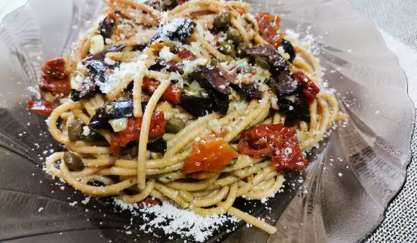 Špagete sa sušenim paradajzom i pestom