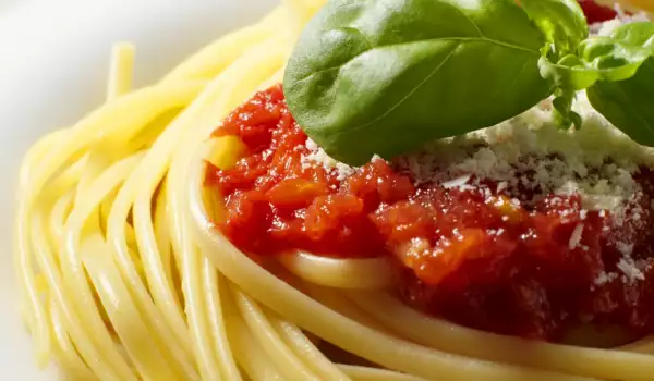 Kako da napravite sos za špagete od svežeg paradajza?