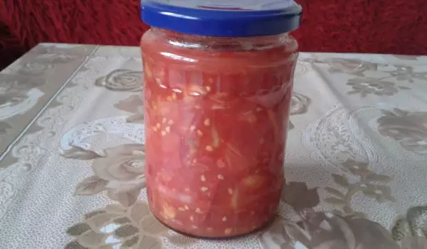 Pasterizovani paradajz u teglama