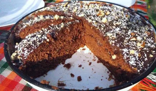 Čokoladna torta sa kakao zrnima i rogačem