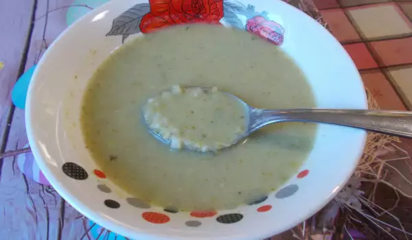 Krem supa sa brokolijem i svežim mlekom