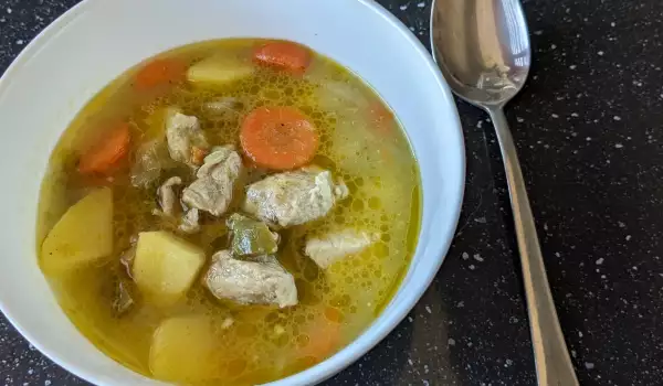Bistra supa sa svinjetinom i krompirom