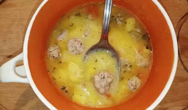 Supa sa kuglicama od mesa sa krompirom i pirinčem