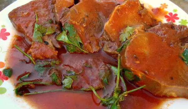 Kuvani jezik sa aromatičnim paradajz sosom