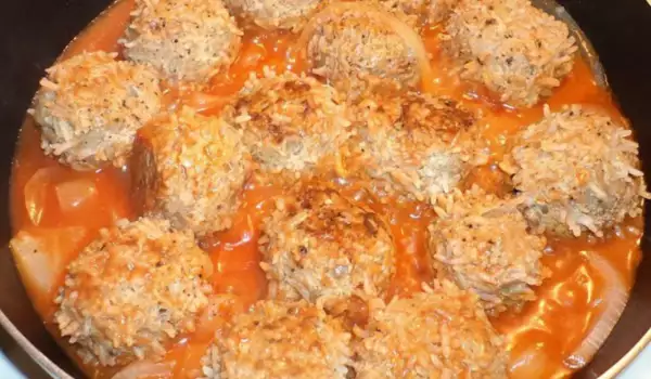 Ćuftice sa paradajz sosom u mikrotalasnoj