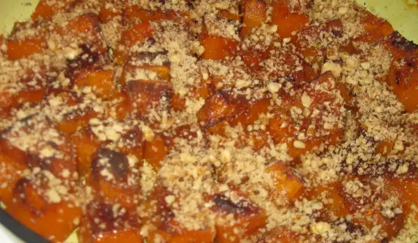Pečena bundeva sa sokom od pomorandže, orasima i pavlakom