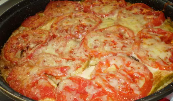 Ređano zapečeno jelo sa tikvicama, paradajzom i pirinčem