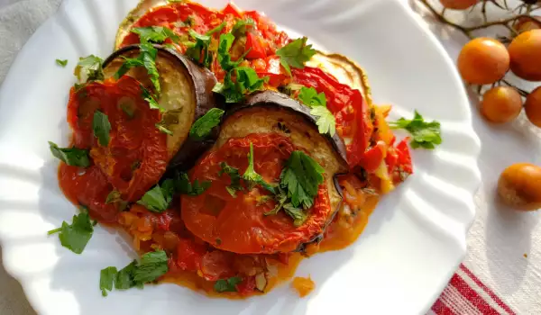 Ratatuj sa tikvicama, patlidžanom i paradajz sosom