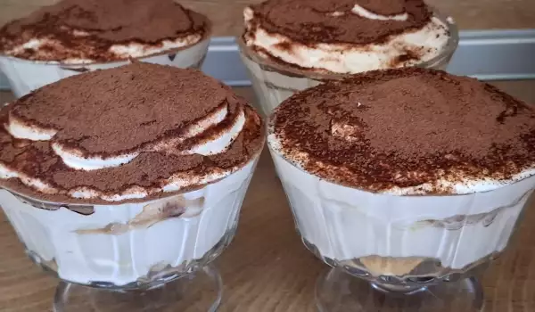 Domaći tiramisu u čašama