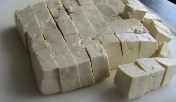 Pikantan tofu sa paprikama