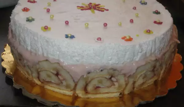 Torta od rolata sa kremom, bananama i pavlakom