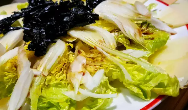 Zelena salata sa crnim trubama