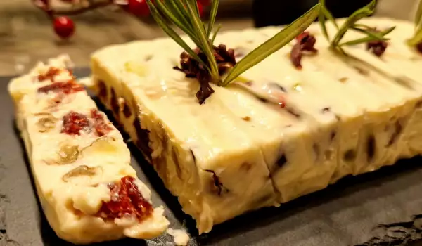 Turon od Bri sira za novogodišnju trpezu