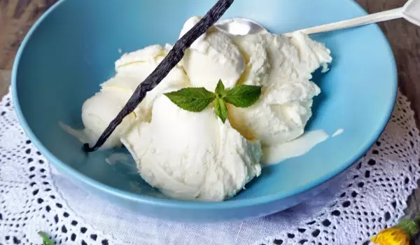 Sladoled od vanile sa kondenzovanim mlekom