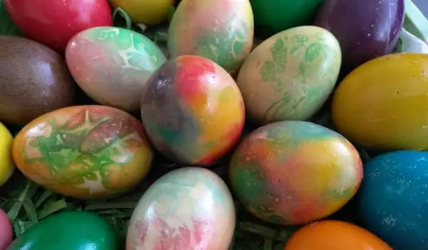 Vezana farbana uskršnja jaja
