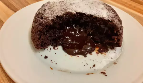 Vegan čokoladni lava kolač