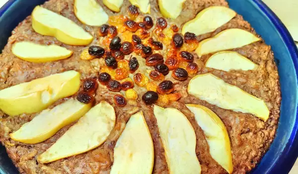 Veganski kolač sa jabukama i rogačem
