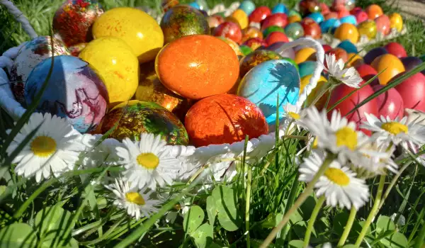 Uskršnja jaja sa sedefastim bojama
