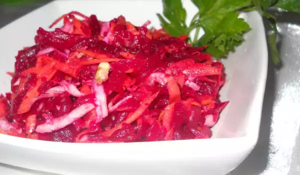 Vitaminska salata sa pečenim orasima