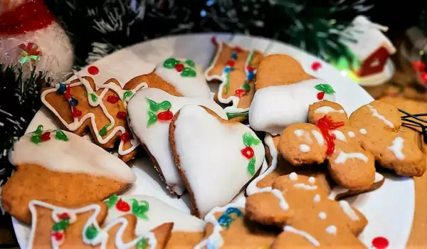 Božićni kolačići sa đumbirom i cimetom