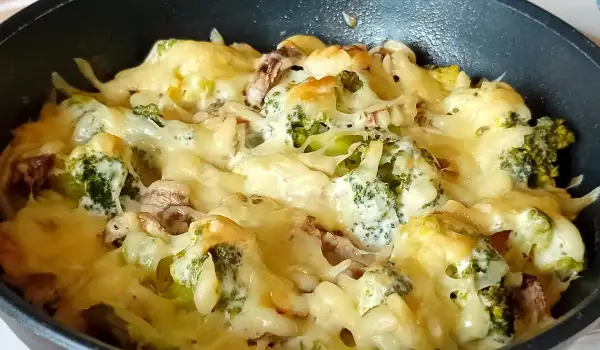 Zapečeno jelo sa brokolijem i pečurkama