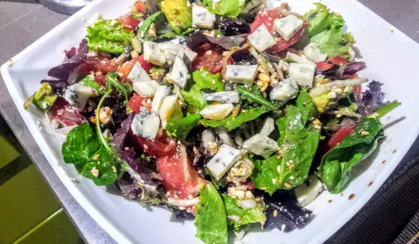 Zelena salata s gorgonzolom i spanaćem