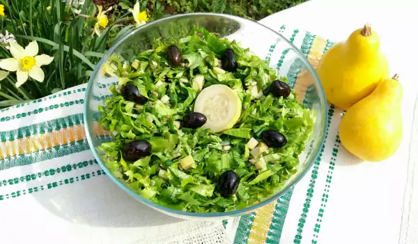 Zelena salata sa kiselim tikvicama
