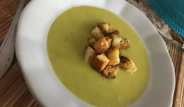 Krem supa od povrća sa aromatičnim krutonima