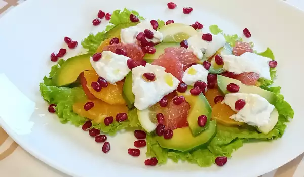 Zelena salata sa Buratom i citrusima