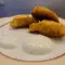 Hrskavi hlepčići od pirinča sa mlečnim sosom