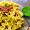 Testenina sa pesto sosom i sušenim paradajzom
