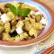 Hladna testenina sa patlidžanom, feta sirom i maslinama