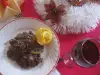 Karamelizovana svinjetina sa voćem i orasima