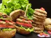 Vegan sendvič sa falafelima i grilovanim povrćem